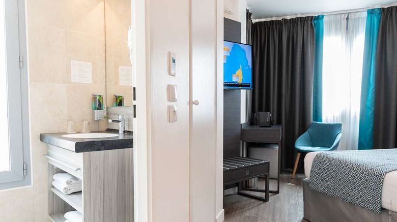 <b>Versailles Chantiers Hotel Room</b>. Images powered by <a href="https://iceportal.shijigroup.com/" title="IcePortal" target="_blank">IcePortal</a>.