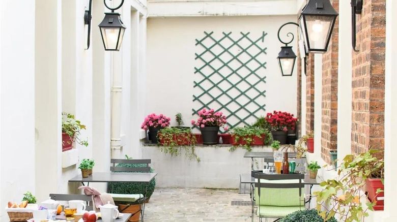 <b>Hotel des Roys Restaurant</b>. Images powered by <a href="https://iceportal.shijigroup.com/" title="IcePortal" target="_blank">IcePortal</a>.