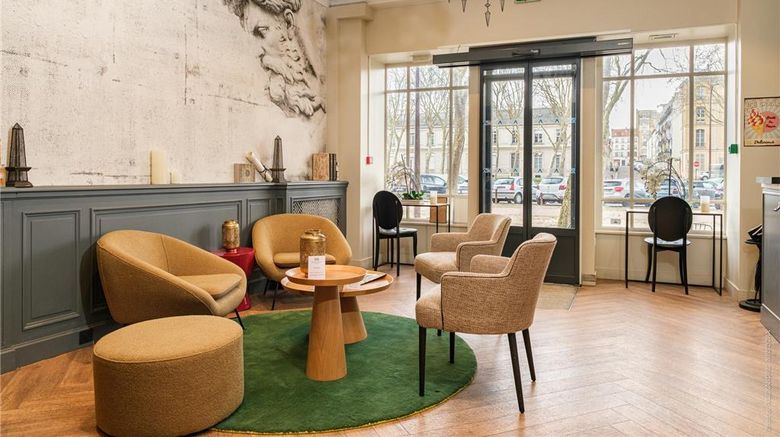 <b>Hotel des Roys Lobby</b>. Images powered by <a href="https://iceportal.shijigroup.com/" title="IcePortal" target="_blank">IcePortal</a>.