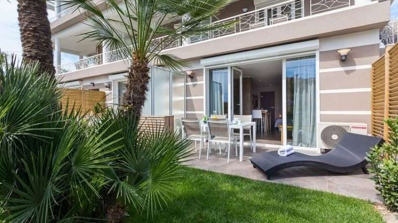 <b>Villa Velvet Room</b>. Images powered by <a href="https://iceportal.shijigroup.com/" title="IcePortal" target="_blank">IcePortal</a>.