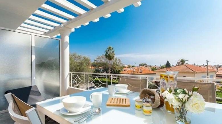 <b>Villa Velvet Room</b>. Images powered by <a href="https://iceportal.shijigroup.com/" title="IcePortal" target="_blank">IcePortal</a>.