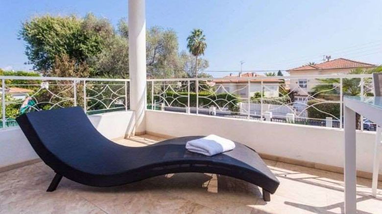 <b>Villa Velvet Room</b>. Images powered by <a href="https://iceportal.shijigroup.com/" title="IcePortal" target="_blank">IcePortal</a>.