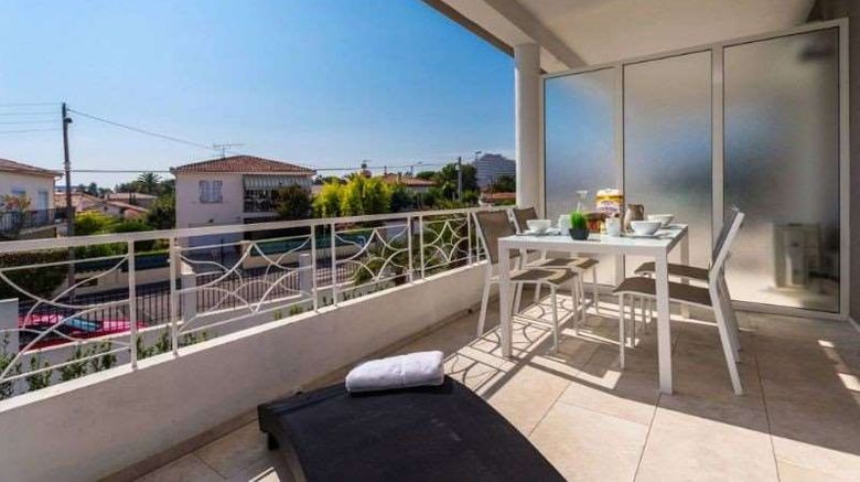 <b>Villa Velvet Room</b>. Images powered by <a href="https://iceportal.shijigroup.com/" title="IcePortal" target="_blank">IcePortal</a>.