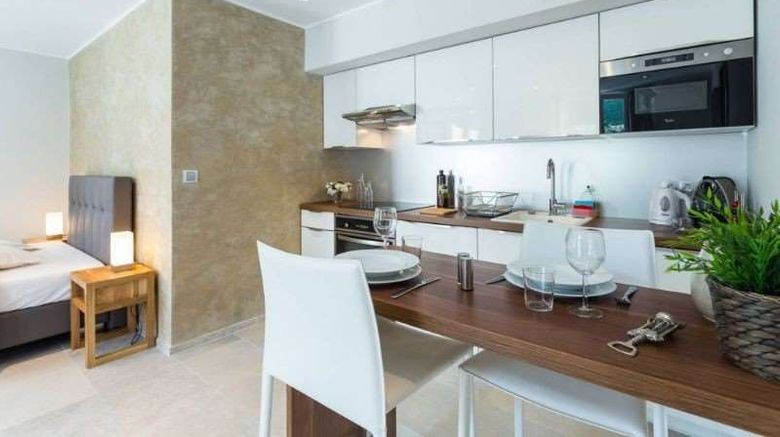 <b>Villa Velvet Room</b>. Images powered by <a href="https://iceportal.shijigroup.com/" title="IcePortal" target="_blank">IcePortal</a>.