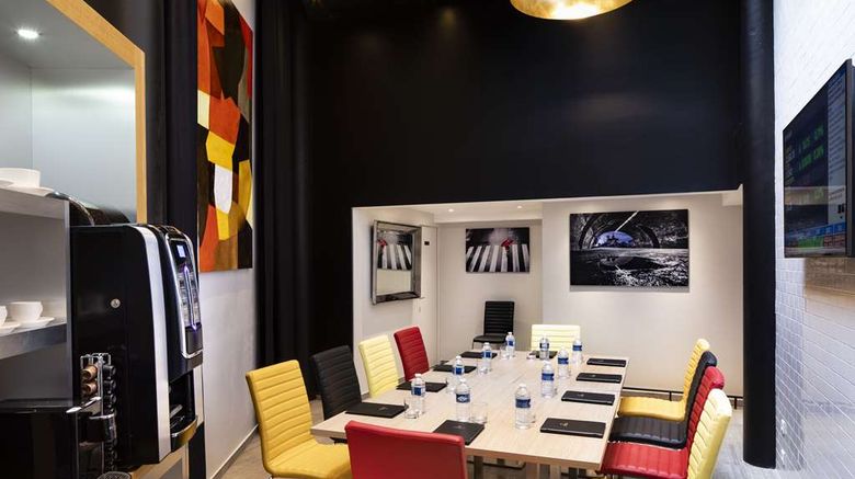<b>Montparnasse Saint Germain Restaurant</b>. Images powered by <a href="https://iceportal.shijigroup.com/" title="IcePortal" target="_blank">IcePortal</a>.