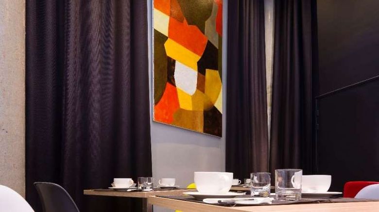 <b>Montparnasse Saint Germain Restaurant</b>. Images powered by <a href="https://iceportal.shijigroup.com/" title="IcePortal" target="_blank">IcePortal</a>.
