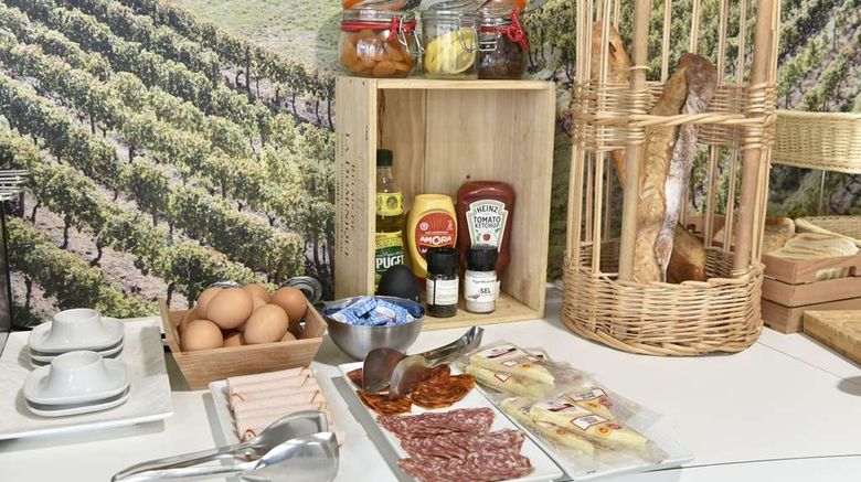 <b>Appart-Hotel Bordeaux Bassins a Flot Restaurant</b>. Images powered by <a href="https://iceportal.shijigroup.com/" title="IcePortal" target="_blank">IcePortal</a>.