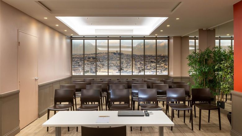 <b>Paris Bastille Meeting</b>. Images powered by <a href="https://iceportal.shijigroup.com/" title="IcePortal" target="_blank">IcePortal</a>.