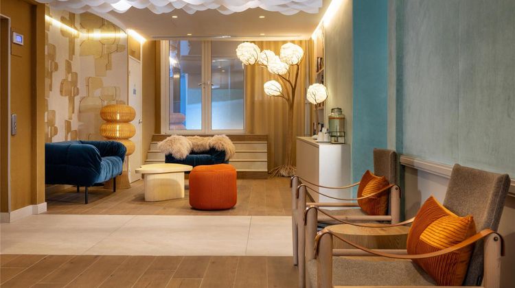 Paris Bastille Lobby