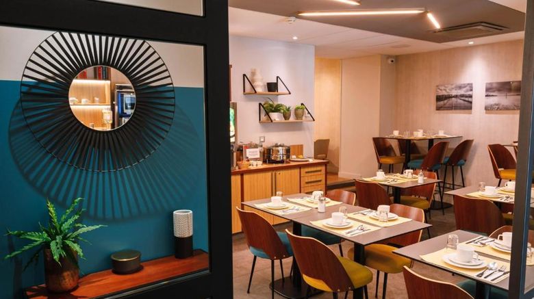 <b>Hotel Des Remparts Restaurant</b>. Images powered by <a href="https://iceportal.shijigroup.com/" title="IcePortal" target="_blank">IcePortal</a>.