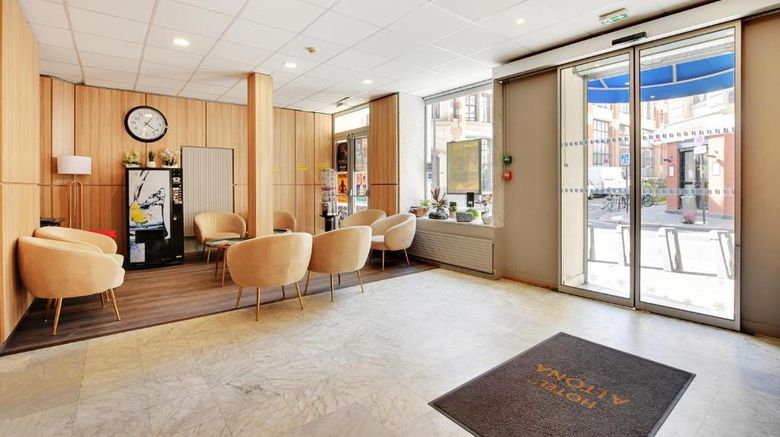 <b>Altona Hotel Lobby</b>. Images powered by <a href="https://iceportal.shijigroup.com/" title="IcePortal" target="_blank">IcePortal</a>.