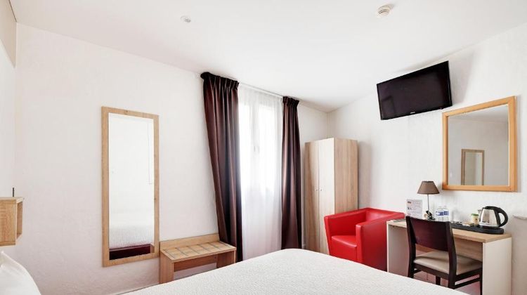 Altona Hotel Room
