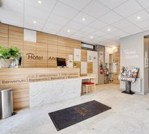 Altona Hotel Lobby