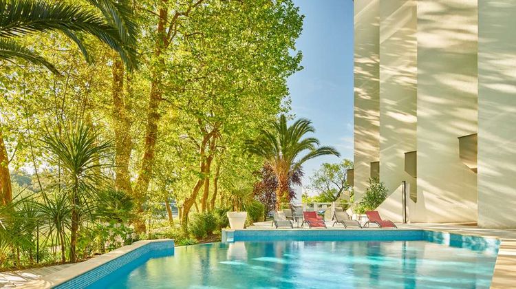 Le Bayonne Hotel and Spa Pool