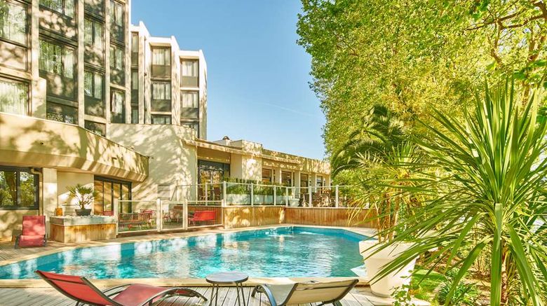 <b>Le Bayonne Hotel and Spa Pool</b>. Images powered by <a href="https://iceportal.shijigroup.com/" title="IcePortal" target="_blank">IcePortal</a>.