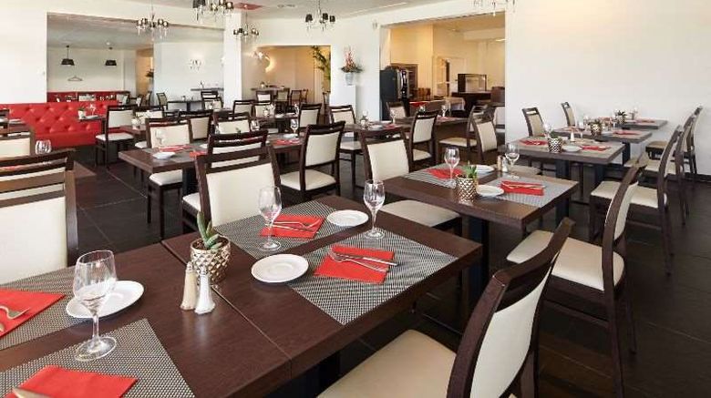 <b>Le Bayonne Hotel and Spa Restaurant</b>. Images powered by <a href="https://iceportal.shijigroup.com/" title="IcePortal" target="_blank">IcePortal</a>.