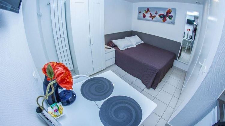 Hotel De l'Horloge Room