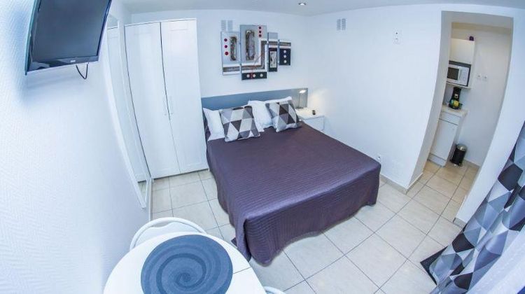 Hotel De l'Horloge Room