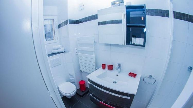 Hotel De l'Horloge Room