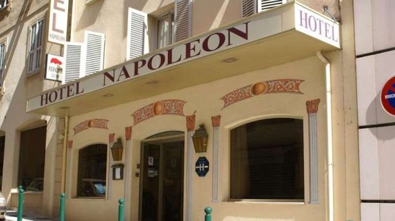 <b>Hotel Napoleon Lobby</b>. Images powered by <a href="https://iceportal.shijigroup.com/" title="IcePortal" target="_blank">IcePortal</a>.