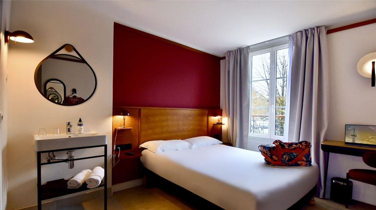 Agate Hotel Room
