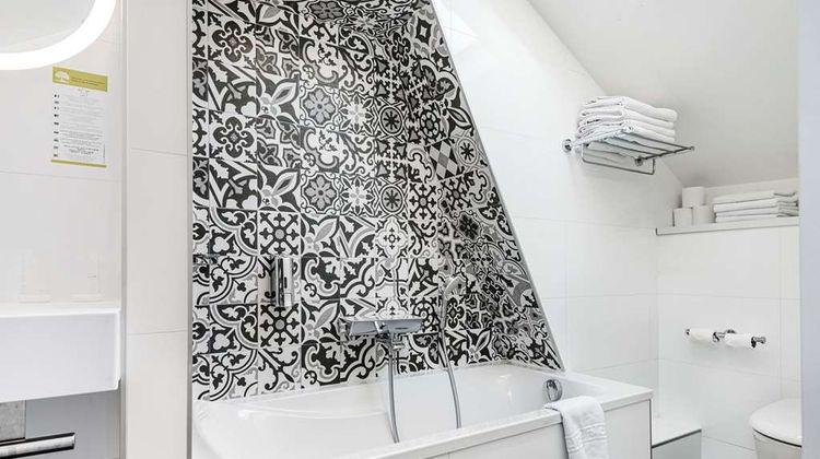Hotel Mederic Room