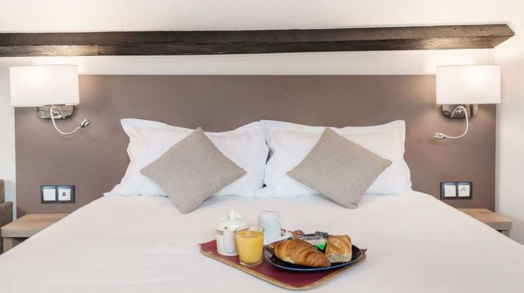 Hotel Mederic Room