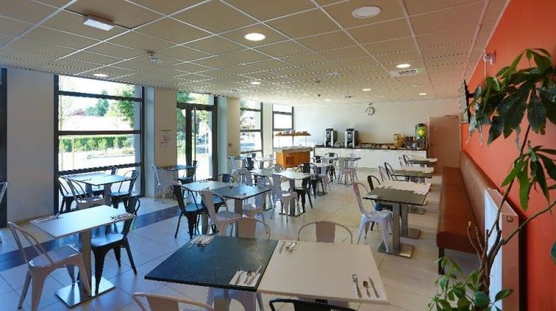 <b>Westlodge Dardilly Lyon Nord Restaurant</b>. Images powered by <a href="https://iceportal.shijigroup.com/" title="IcePortal" target="_blank">IcePortal</a>.