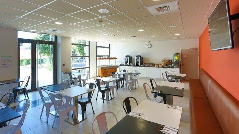 <b>Westlodge Dardilly Lyon Nord Restaurant</b>. Images powered by <a href="https://iceportal.shijigroup.com/" title="IcePortal" target="_blank">IcePortal</a>.
