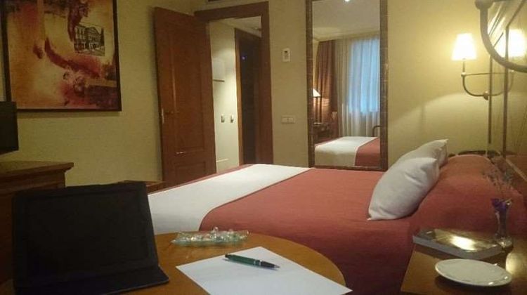 Hotel Villava Room