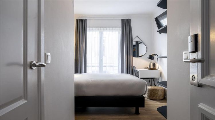 Hotel Beverly Hills Room