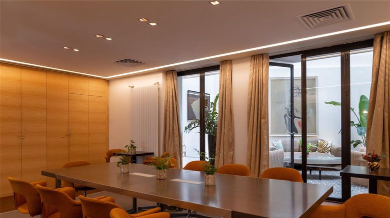 <b>Hotel Le Colisee Meeting</b>. Images powered by <a href="https://iceportal.shijigroup.com/" title="IcePortal" target="_blank">IcePortal</a>.