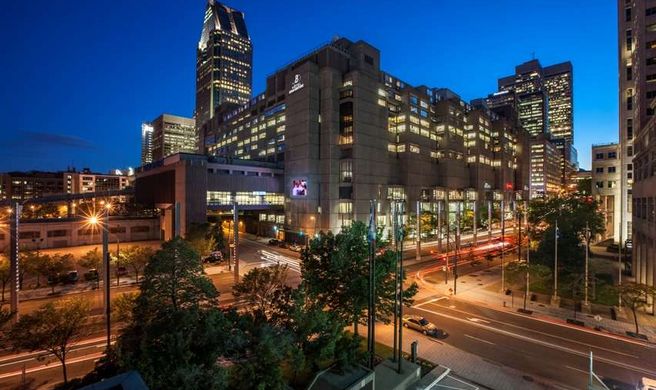 Hotel Bonaventure Montreal Exterior