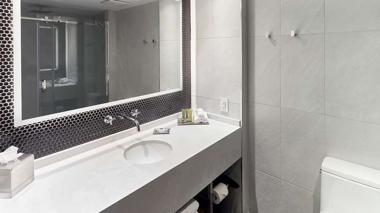 <b>Hotel Bonaventure Montreal Room</b>. Images powered by <a href="https://iceportal.shijigroup.com/" title="IcePortal" target="_blank">IcePortal</a>.