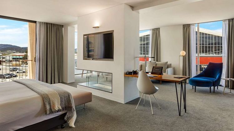 Macq 01 Hotel Suite