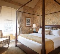 Bar Harbor Inn & Spa Room