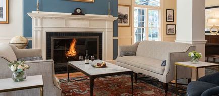 Bar Harbor Inn & Spa Lobby