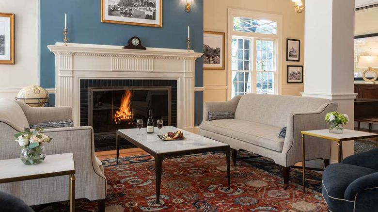 <b>Bar Harbor Inn & Spa Lobby</b>. Images powered by <a href="https://iceportal.shijigroup.com/" title="IcePortal" target="_blank">IcePortal</a>.