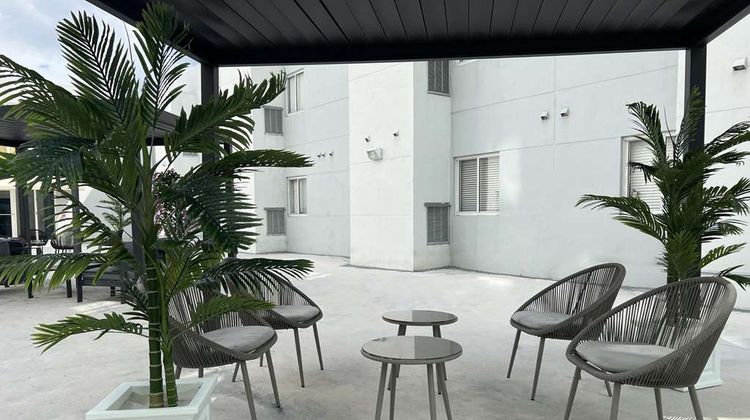 Nuvo Suites Hotel Exterior