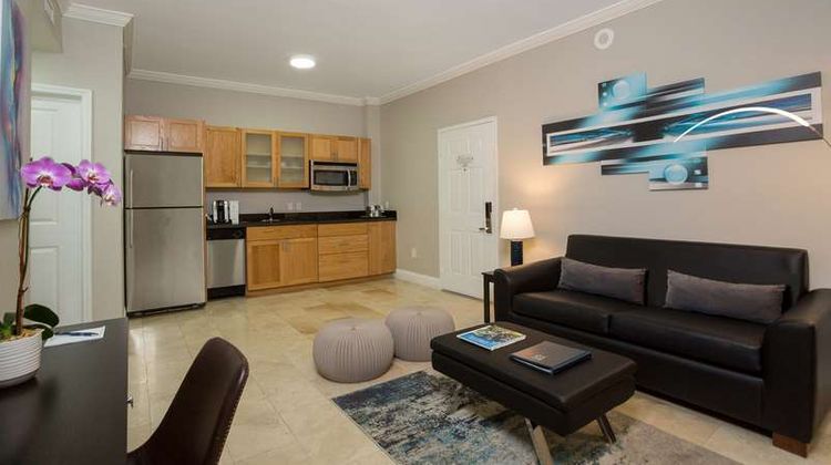 Nuvo Suites Hotel Suite