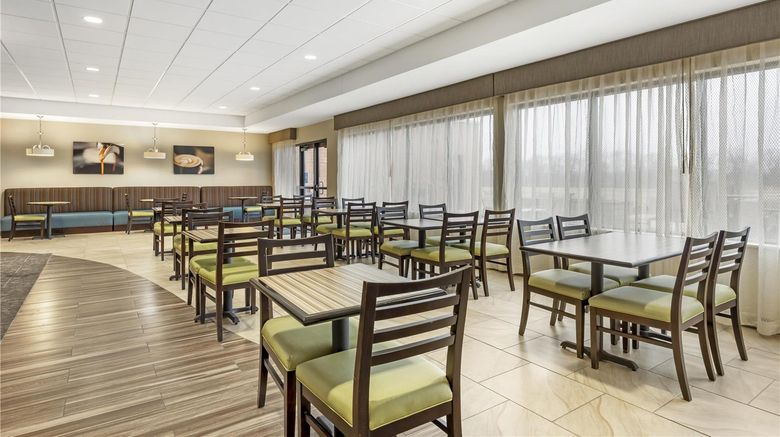 <b>Best Western Plus Centralia Hotel & Stes Restaurant</b>. Images powered by <a href="https://iceportal.shijigroup.com/" title="IcePortal" target="_blank">IcePortal</a>.