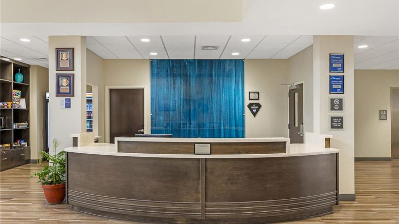<b>Best Western Plus Centralia Hotel & Stes Lobby</b>. Images powered by <a href="https://iceportal.shijigroup.com/" title="IcePortal" target="_blank">IcePortal</a>.