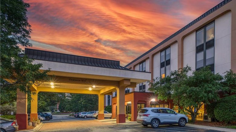 <b>Surestay Plus By Best Western Chicago Exterior</b>. Images powered by <a href="https://iceportal.shijigroup.com/" title="IcePortal" target="_blank">IcePortal</a>.
