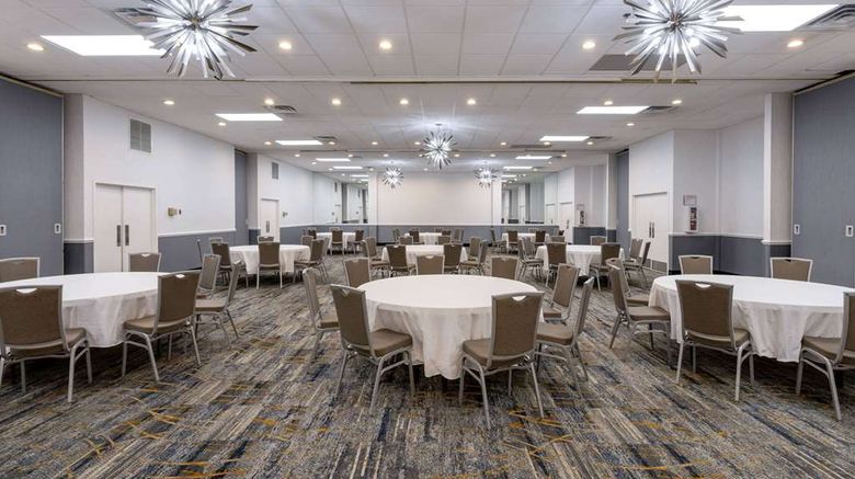 <b>Baymont by Wyndham White Plains-Elmsford Ballroom</b>. Images powered by <a href="https://iceportal.shijigroup.com/" title="IcePortal" target="_blank">IcePortal</a>.