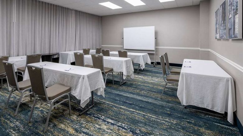 <b>Baymont by Wyndham White Plains-Elmsford Meeting</b>. Images powered by <a href="https://iceportal.shijigroup.com/" title="IcePortal" target="_blank">IcePortal</a>.