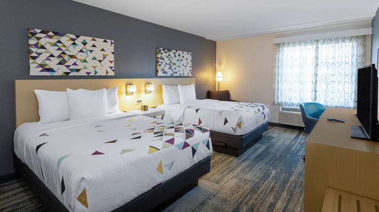 <b>Baymont by Wyndham White Plains-Elmsford Room</b>. Images powered by <a href="https://iceportal.shijigroup.com/" title="IcePortal" target="_blank">IcePortal</a>.