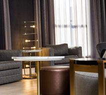 DoubleTree Boston Logan Airport Chelsea Lobby