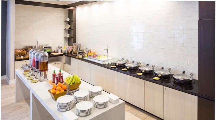 DoubleTree Boston Logan Airport Chelsea Restaurant