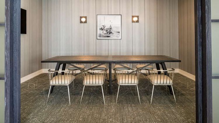DoubleTree Boston Logan Airport Chelsea Restaurant
