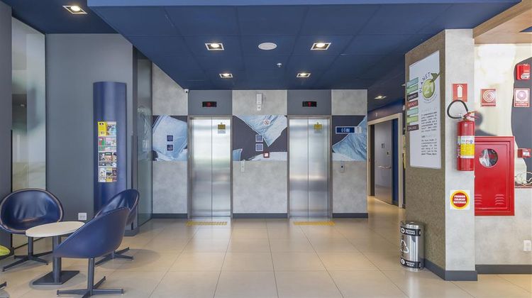 Ibis Budget Blumenau Exterior